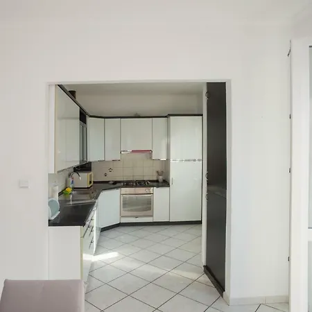 Apis Apartment