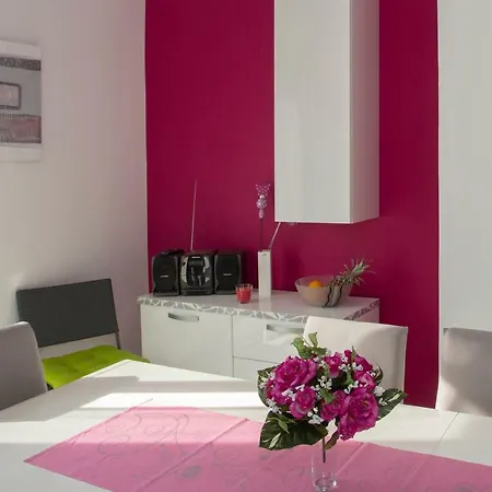 Apis Apartment